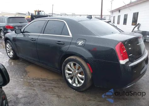 2016 Chrysler 300 Limited из США, поврежденный, VIN 2C3CCARG0GH261598